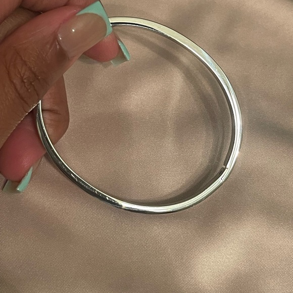 LOVE BRACELET - Picture 8 of 9